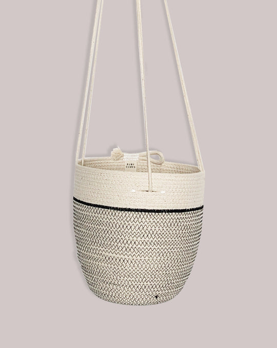 RUBY CUBES KITCHENWARE Organic Cotton Hanging Basket. Black - Large.