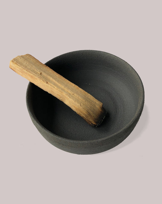 UME-COLLECTION INCENSE STICK HOLDER Incense Burner and Smudging Bowl - Raw Black.